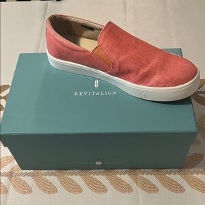 Revitalize Women’s Boardwalk Slip On Sneaker size 10B